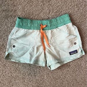 Patagonia girls Baggies shorts, size XS